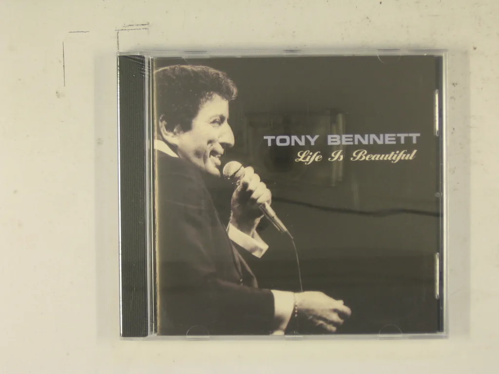 Copertina di Life Is Beautiful