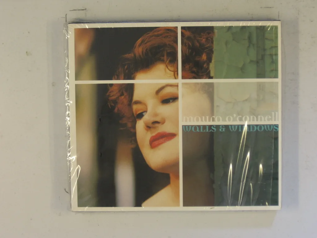 Copertina di Walls & Windows
