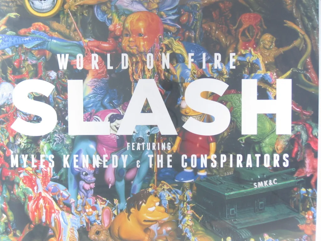 Copertina di World On Fire