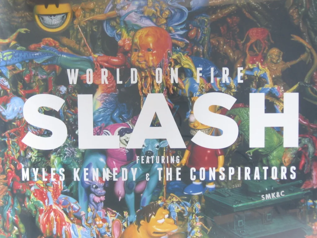 Copertina di World On Fire
