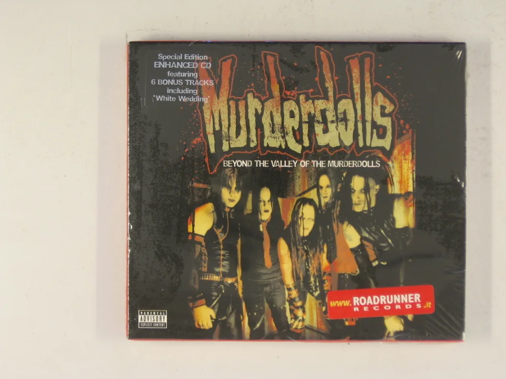 Copertina di Beyond The Valley Of The Murderdolls