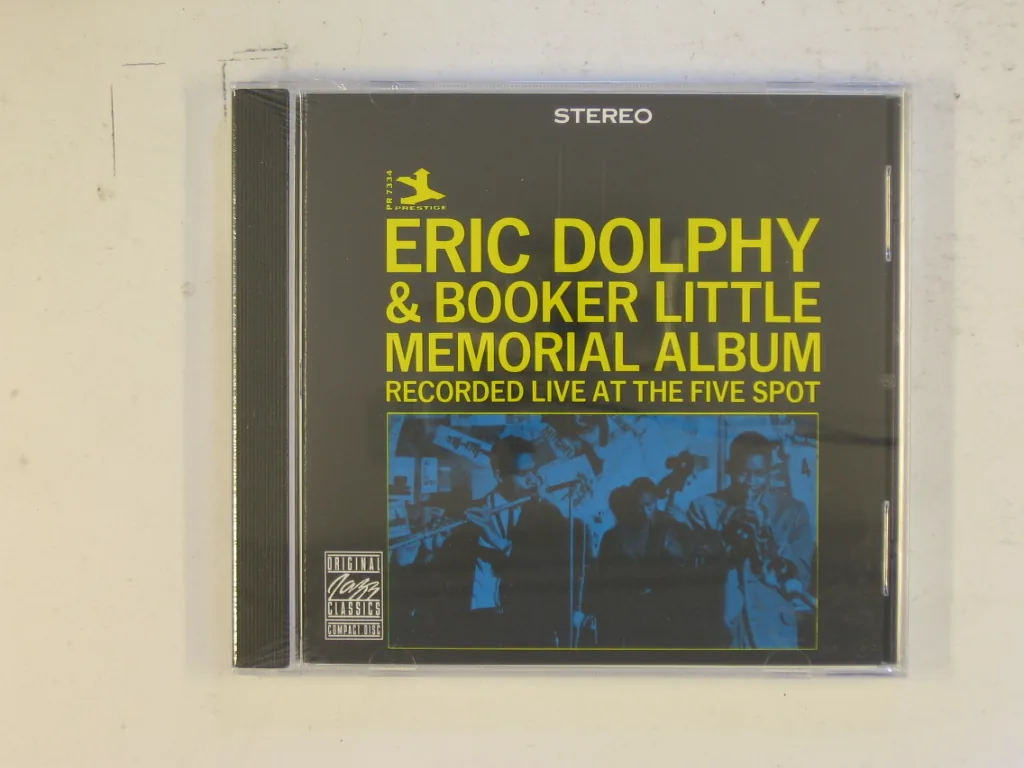 Copertina di Memorial Album