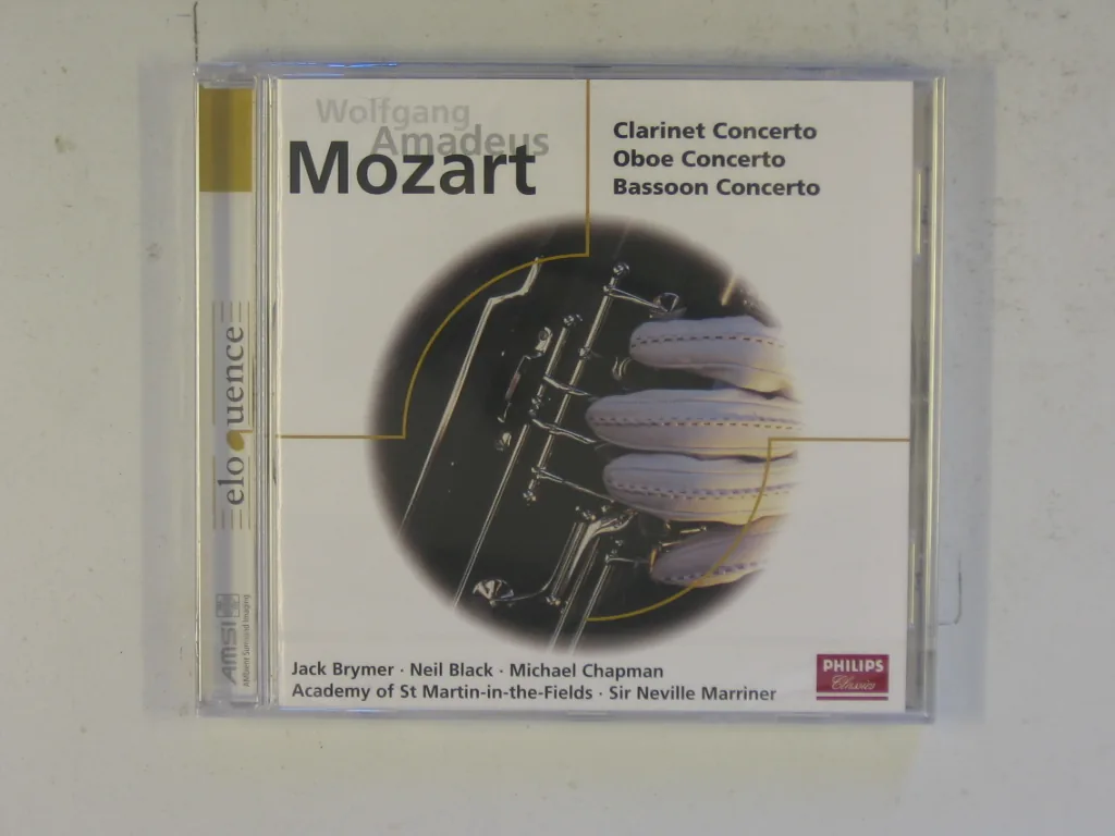 Copertina di Clarinet Concerto-Oboe Concerto-Bassoon Concerto
