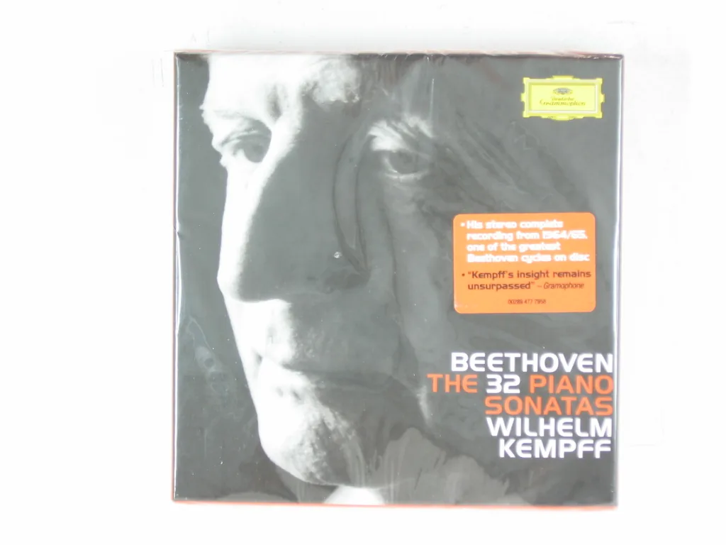 Copertina di Yhe 32 Piano Sonatas