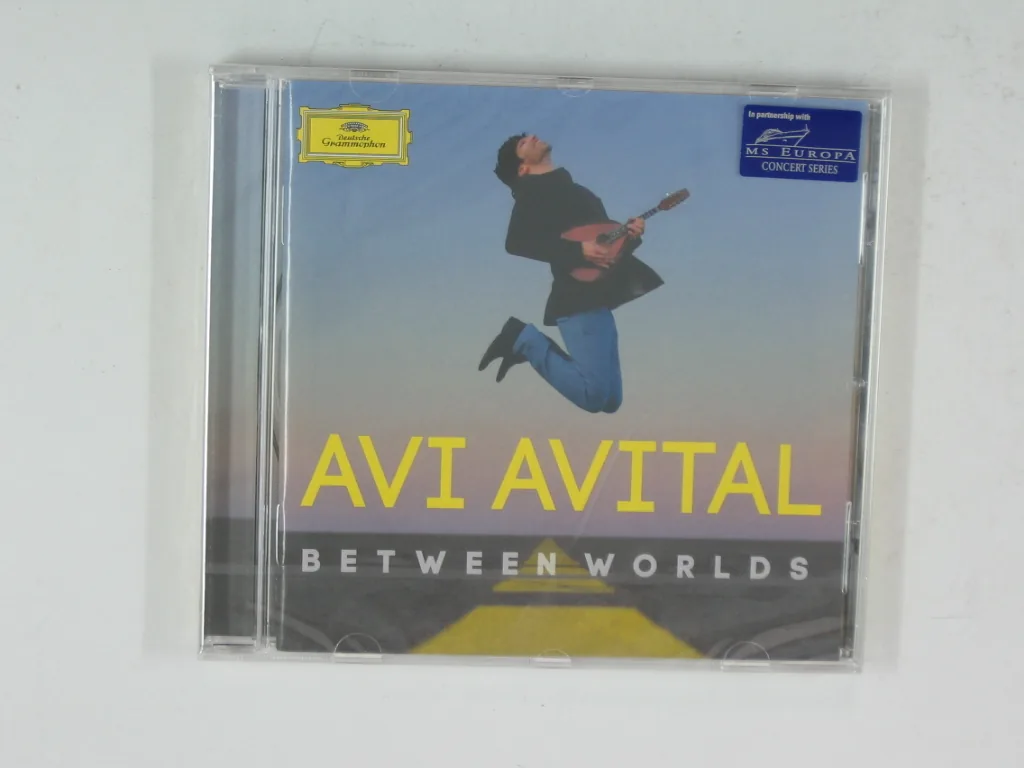Copertina di Between Worlds