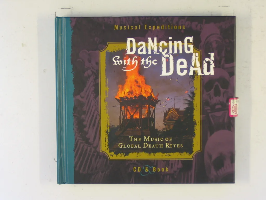 Copertina di Dancing With The Dead