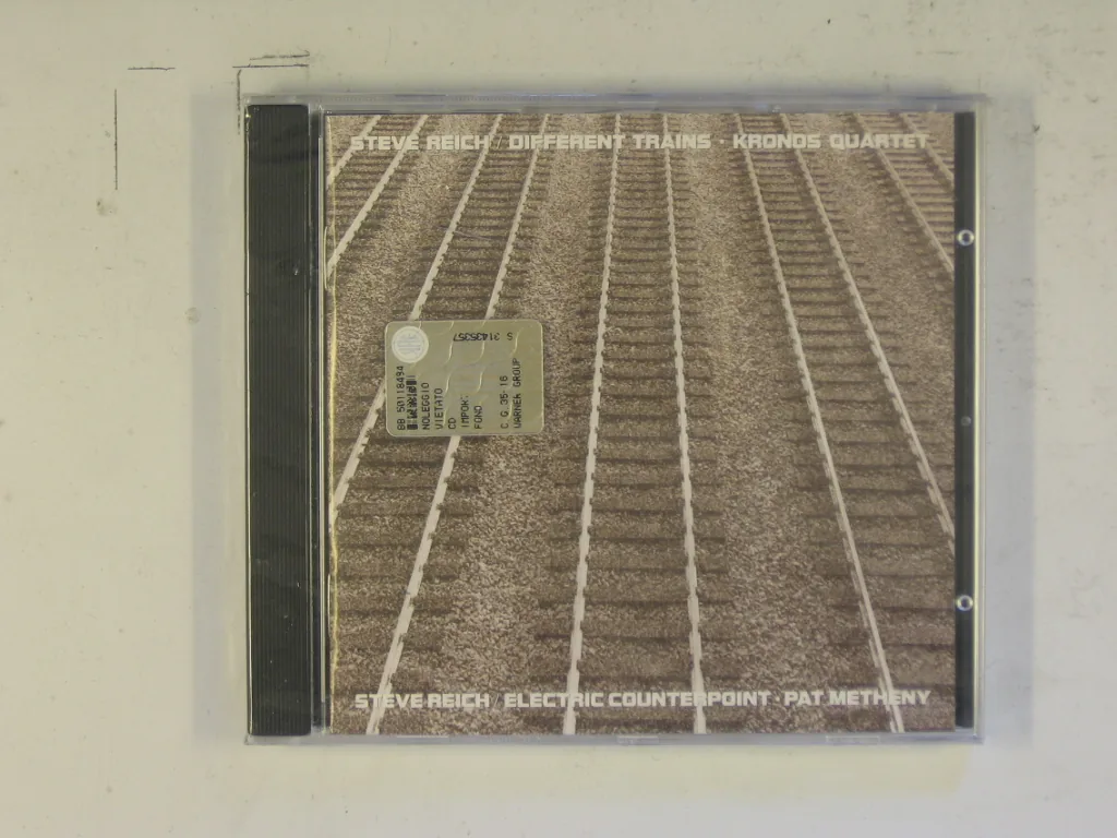 Copertina di Different Trains