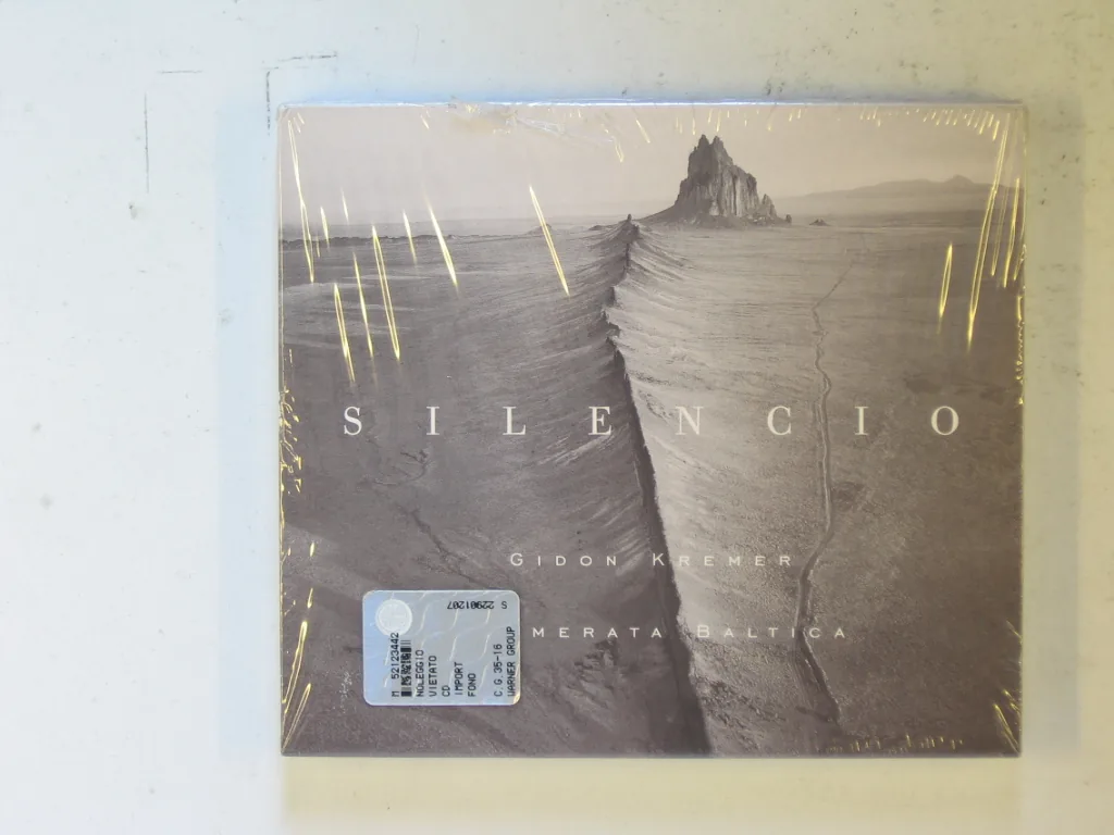 Copertina di Silencio