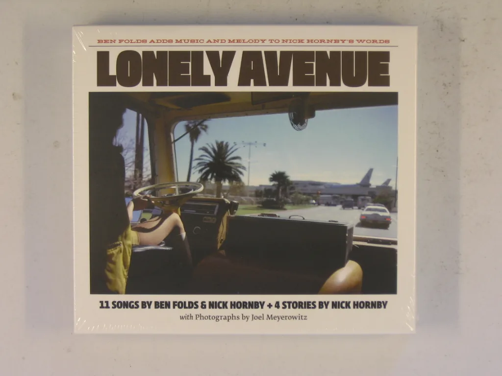 Copertina di Lonely Avenue