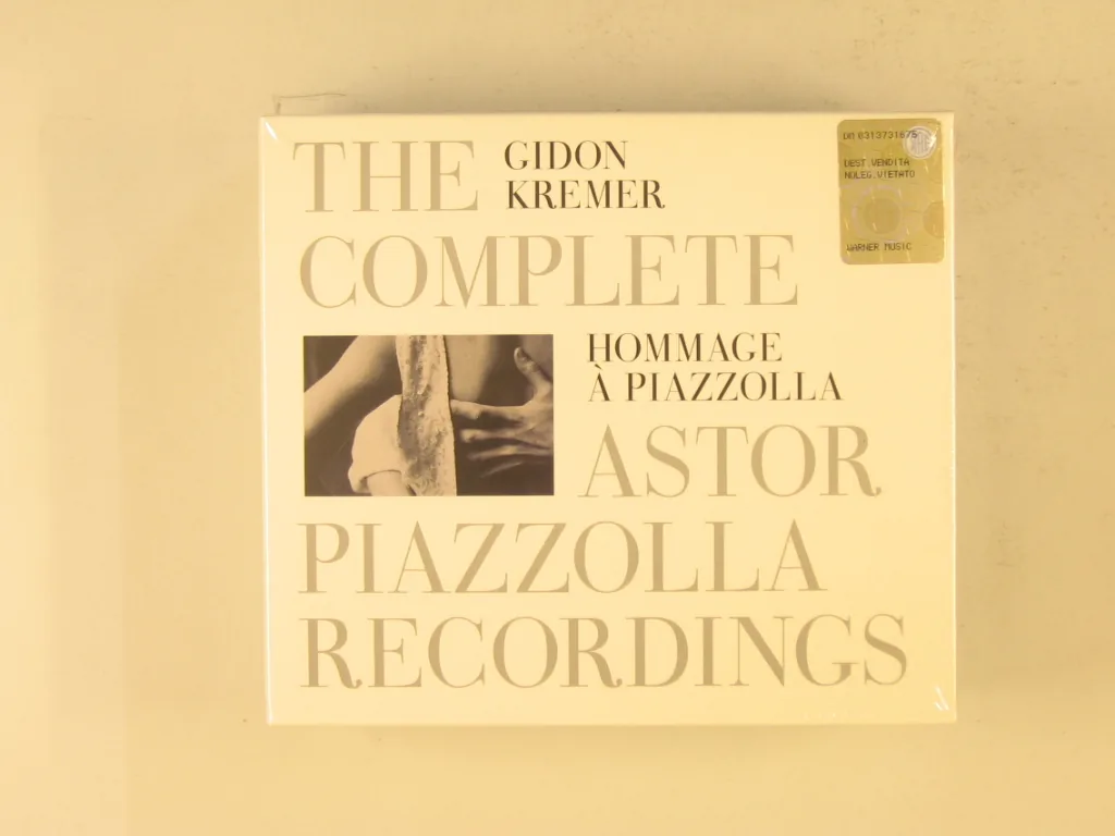 Copertina di Hommage A Piazzolla