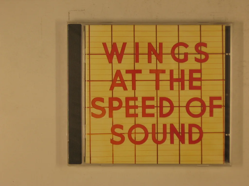 Copertina di Wings At The Speed Of Sound