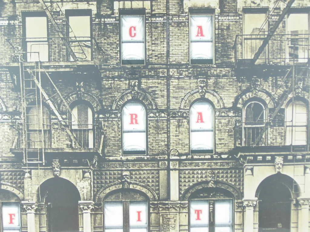 Copertina di Physical Graffiti