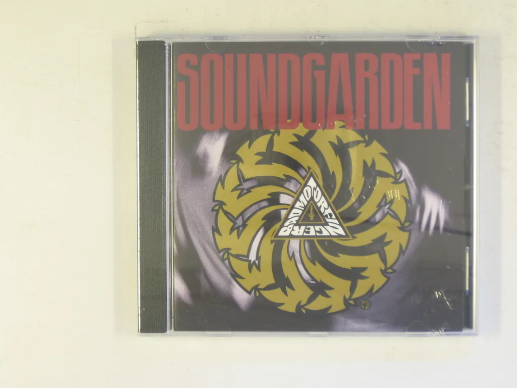 Copertina di Badmotorfinger
