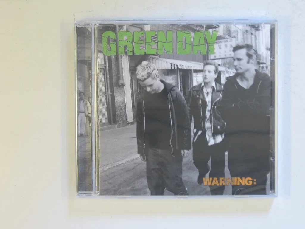 Copertina di Warning