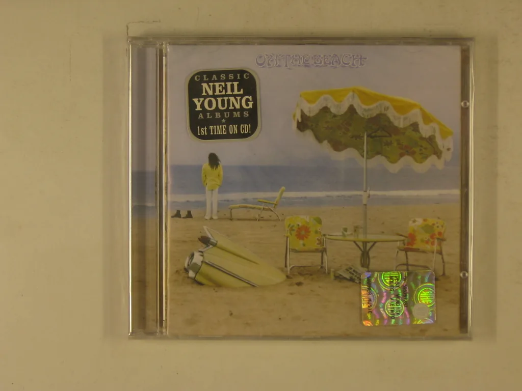 Copertina di On The Beach