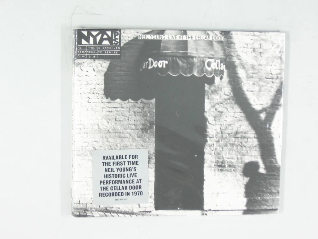Copertina di Live At The Cellar Door