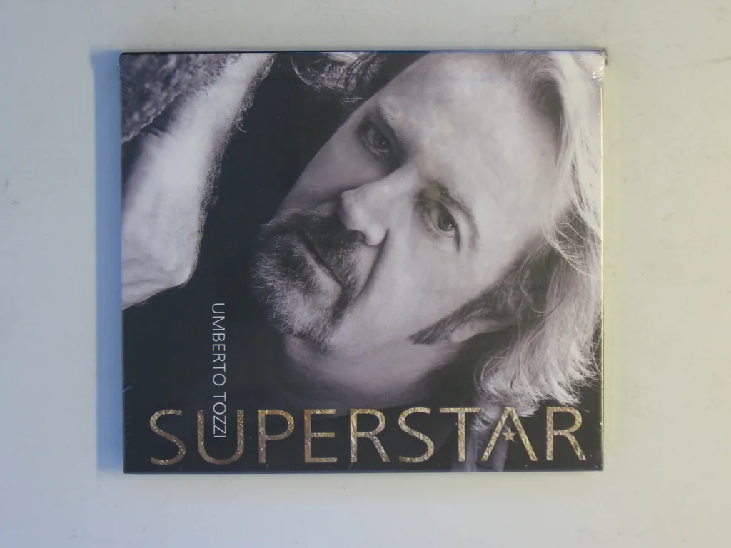 Copertina di Superstar