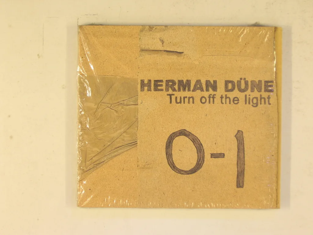 Copertina di Turn Off The Light