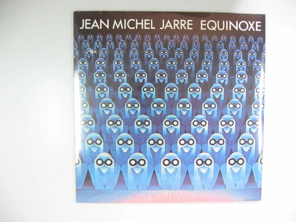 Copertina di Equinox