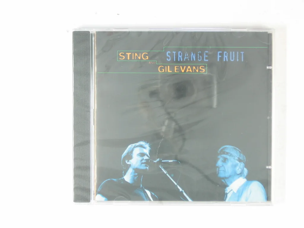 Copertina di Strange Fruits