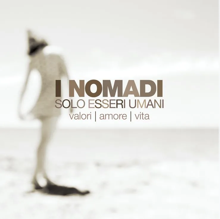 Copertina di Solo Esseri Umani