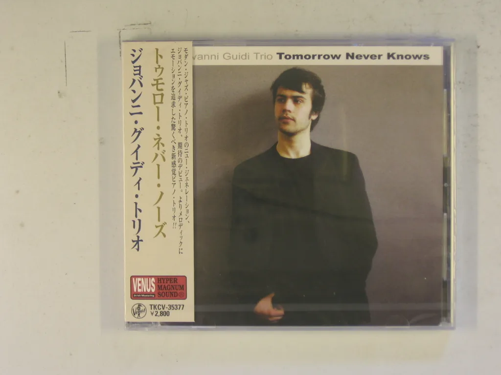 Copertina di Tomorrow Never Knows