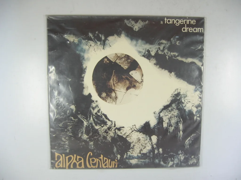 Copertina di Alpha Centauri