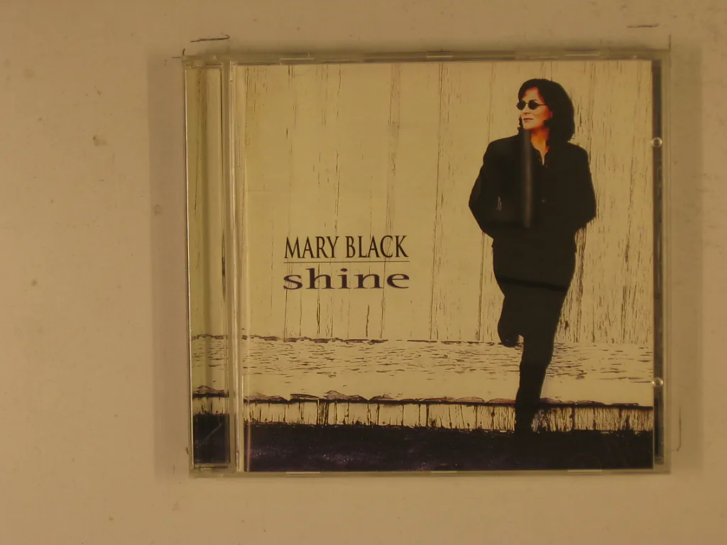 Copertina di Shine