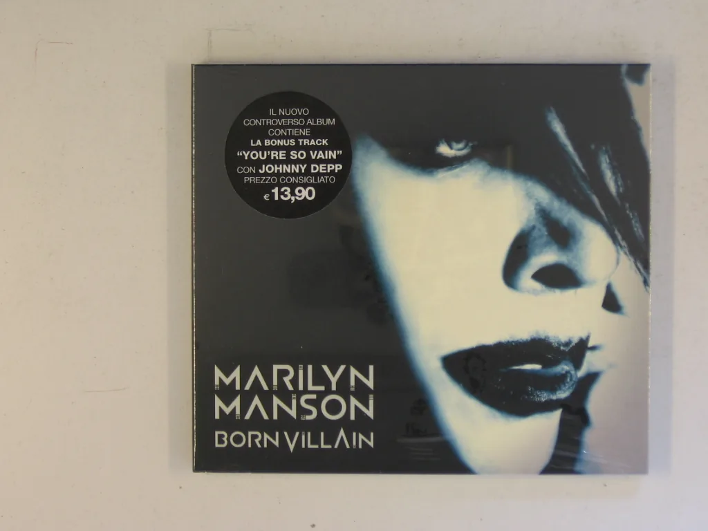 Copertina di Born Villain