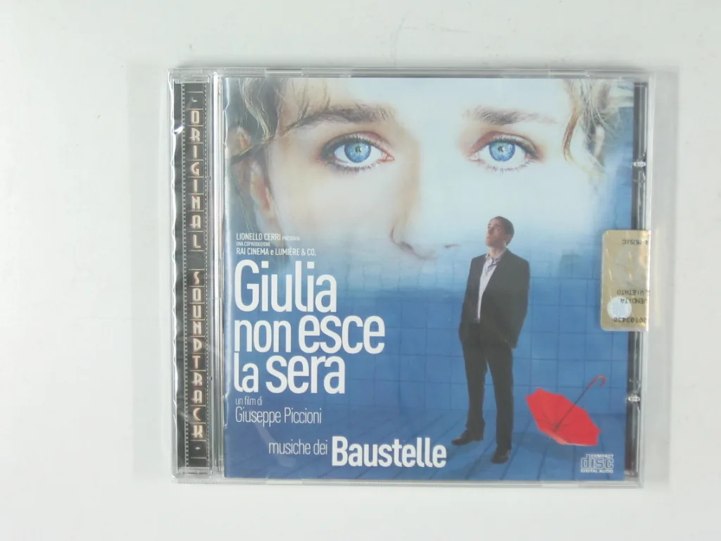 Copertina di Giulia Non Esce La Sera