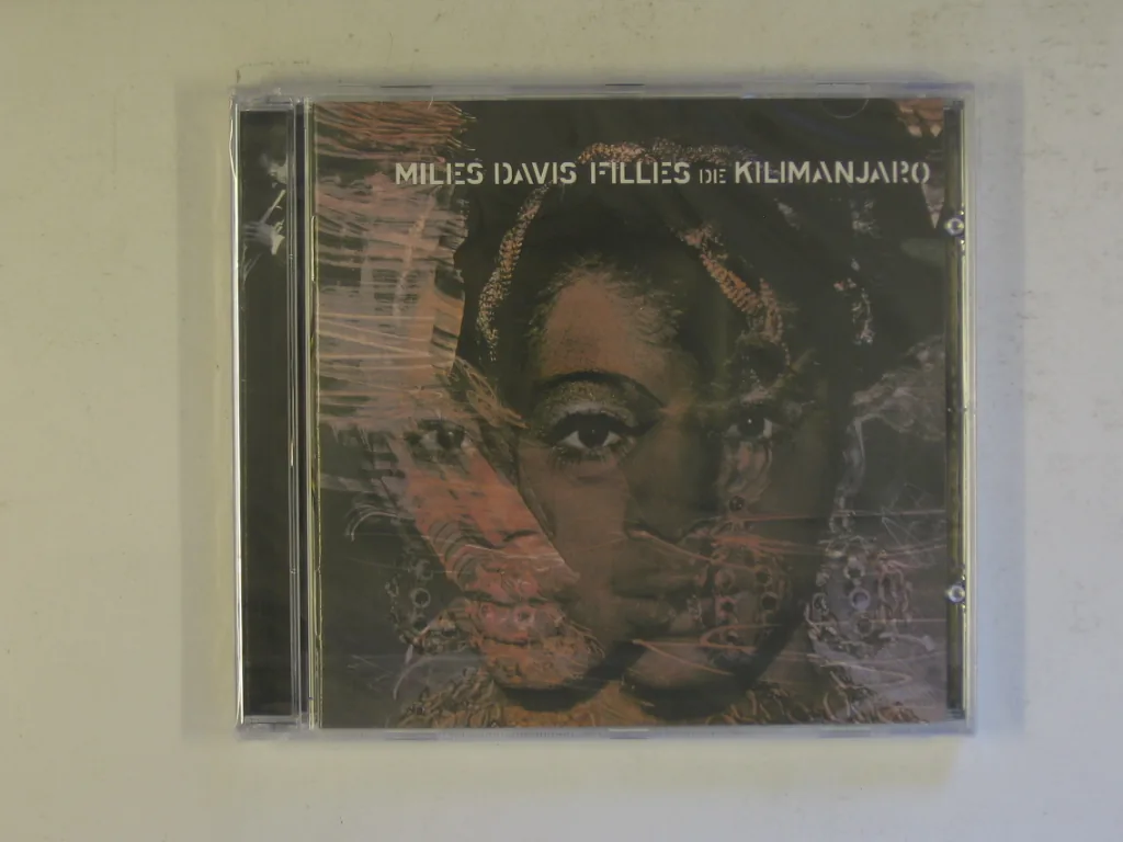 Copertina di Filles De Kilimanjaro