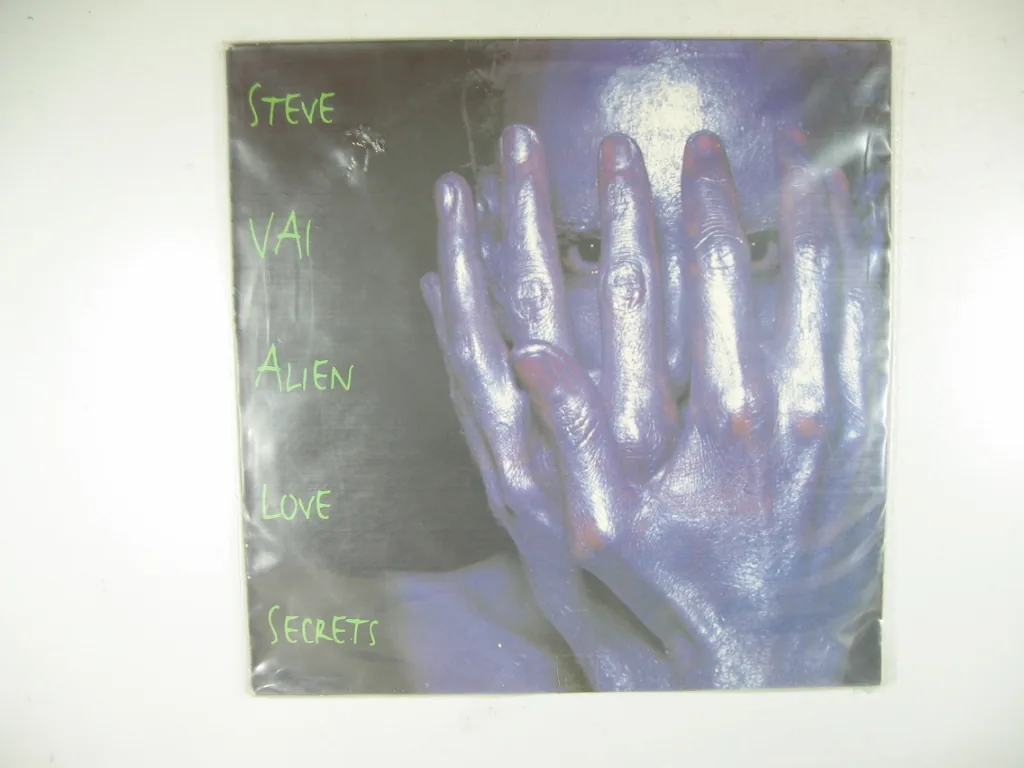 Copertina di Alien Love Secrets