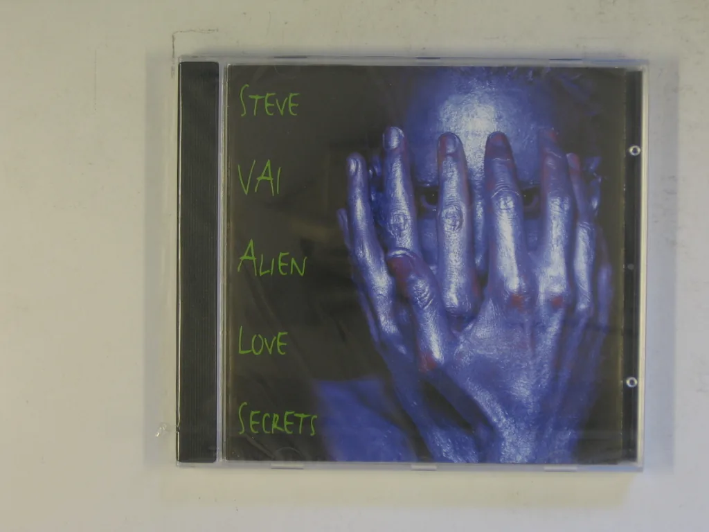 Copertina di Alien Love Secrets