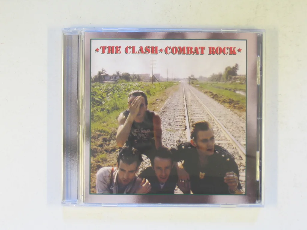 Copertina di Combat Rock