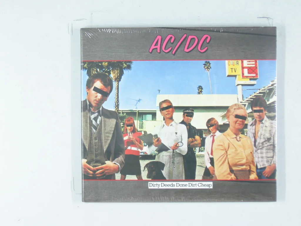 Copertina di Dirty Deeds Done Dirt Cheap