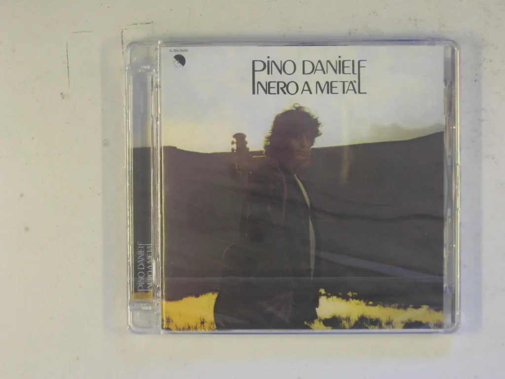 Copertina di Nero A Metà