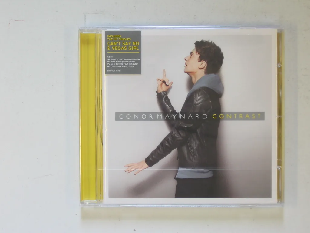 Copertina di Contrast