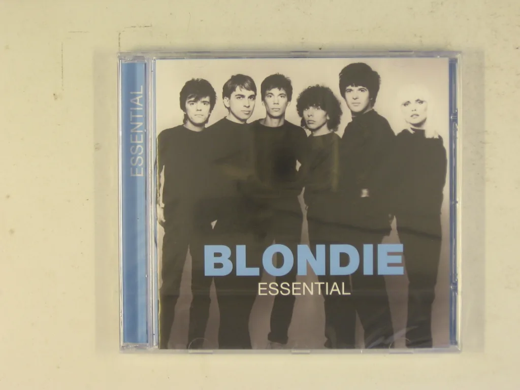 Copertina di Essential