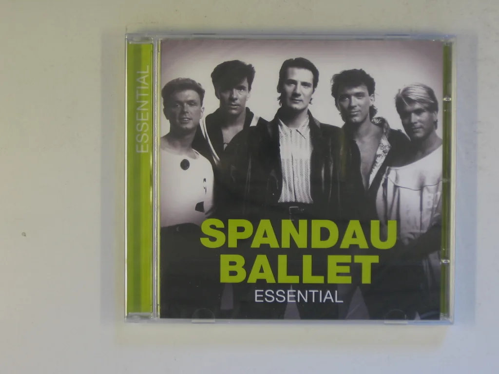 Copertina di Essential