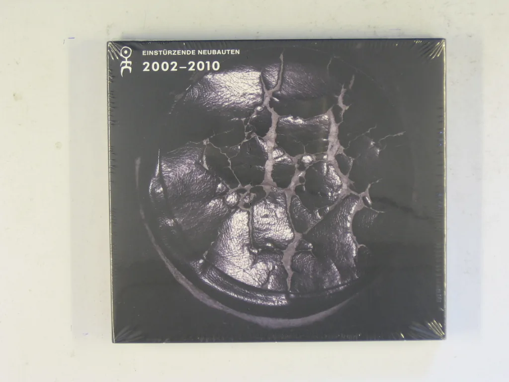Copertina di Srategies Against Architecture