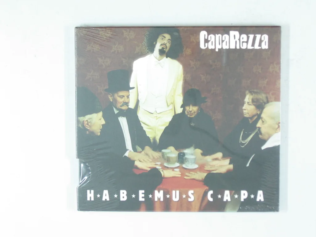 Copertina di Habemus Capa