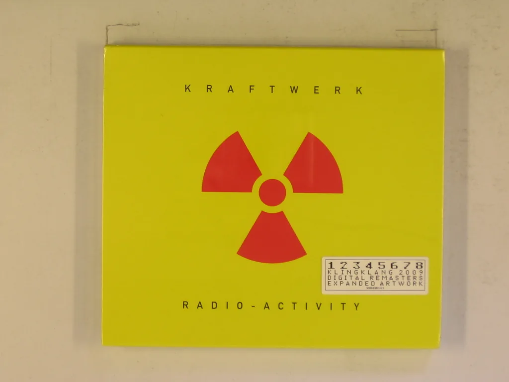 Copertina di Radio-Activity