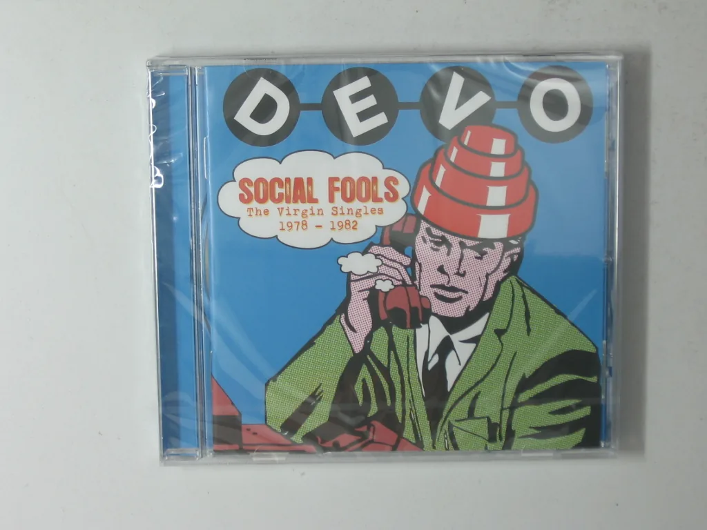 Copertina di Social Fools