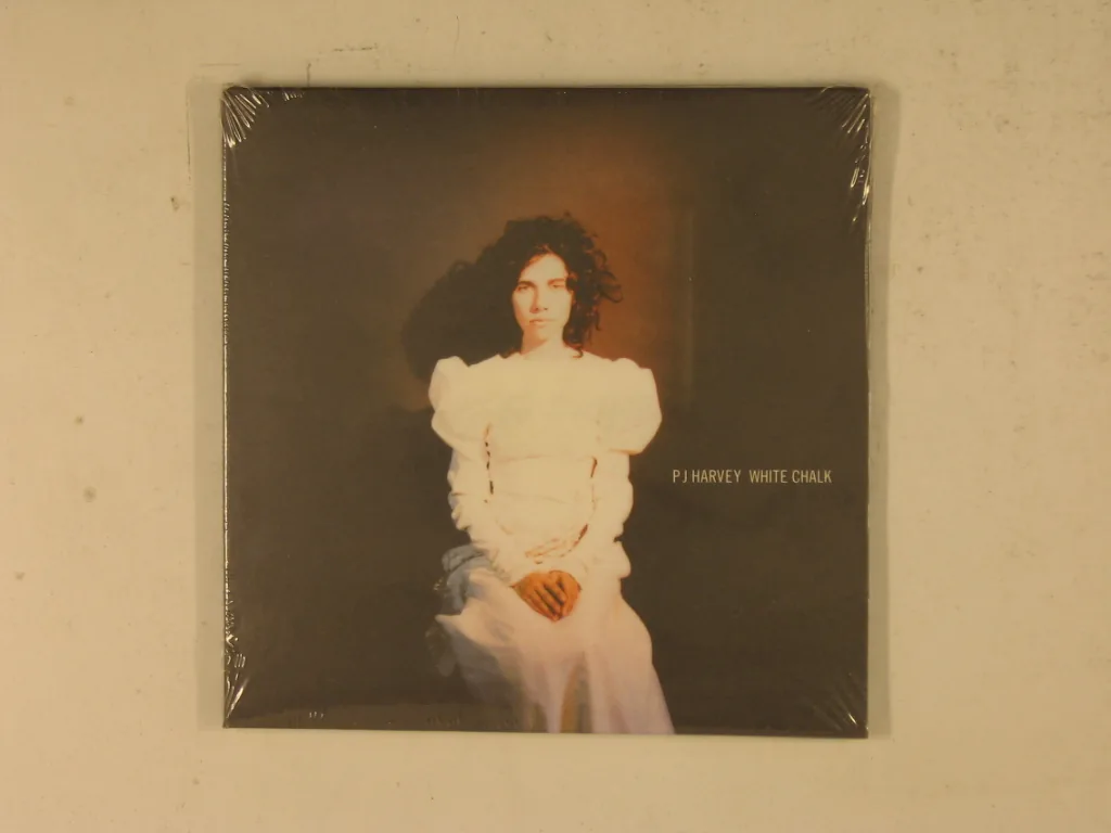 Copertina di White Chalk