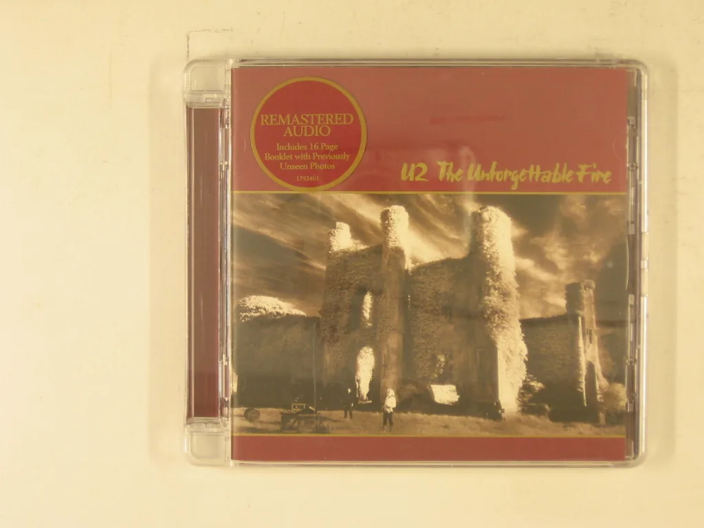 Copertina di The Unforgettable Fire