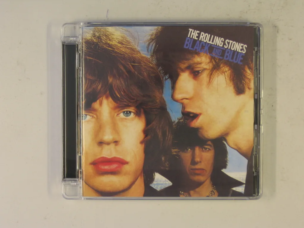 Copertina di Black And Blue