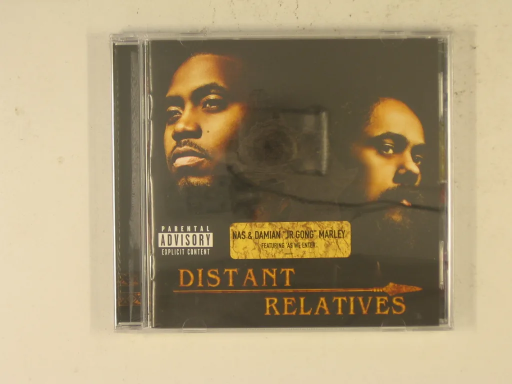 Copertina di Distant Relatives