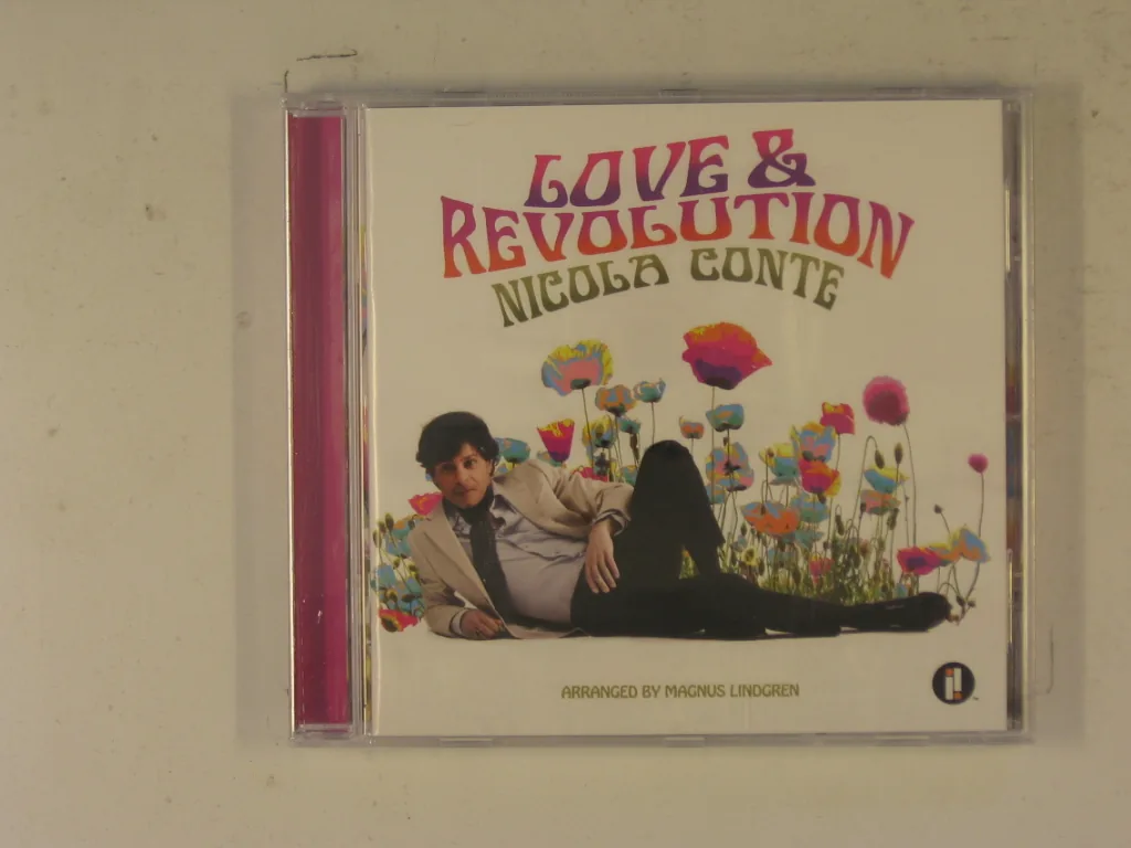 Copertina di Love & Revolution