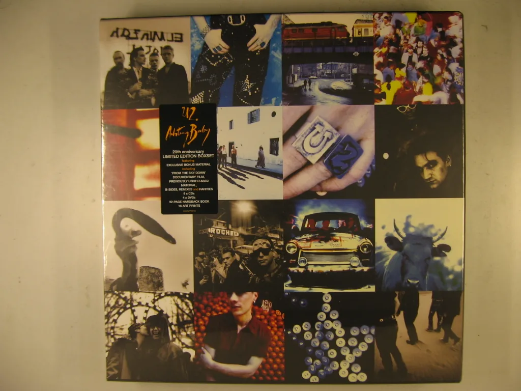Copertina di Achtung Baby