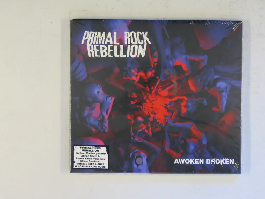 Copertina di Awoken Broken